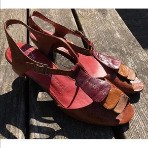 Sz 7.5 Jeffrey Campbell Fringed Leather Slingback